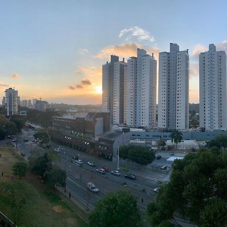 707- Apartamento Encantador, Amplo E Decorado, Quarto, Sala, Cozinha, Mobiliario Moderno, Cozinha Completa Com Utensilios , Excelente Vista Da Cidade E Localizacao Privelegiada No Bairro Bigorrilho Куритиба Екстериор снимка